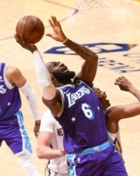 大众娱乐注册-湖人季后赛概率仅0.8%！詹皇冲得分王成唯一安慰？