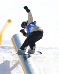 十四冬苏翊鸣包揽双冠 带伤出战展现超强抗压力