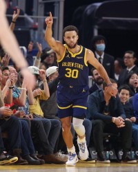 大众娱乐手机app下载-三分命中数25比3！火勇之战变成三分教学局